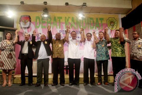 DEBAT PUBLIK PERTAMA CAWALKOT KUPANG