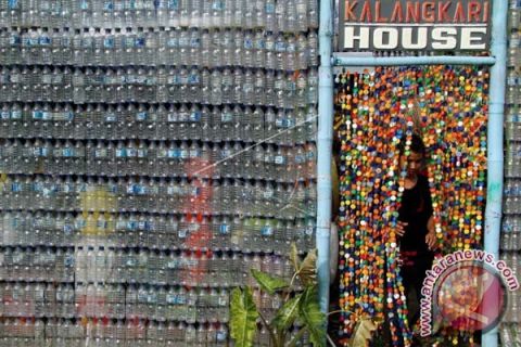 RUMAH LIMBAH PLASTIK