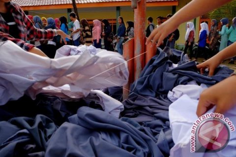 SUMBANG SERAGAM SEKOLAH