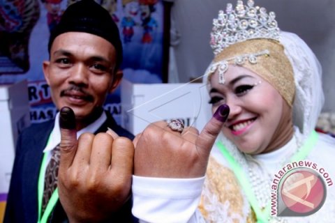 TPS Dengan Tema Pernikahan 