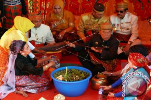 Pencucian Benda Pusaka Mamuju