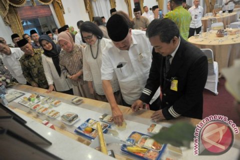 Menu Makanan Pesawat Jamaah Haji