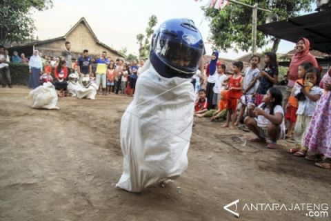 LOMBA BALAP KARUNG