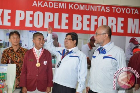 Wisuda Toyota Indonesia Academy II 