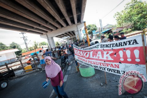 Penutupan Perlintasan Kereta Api Janti