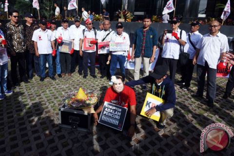 Aksi Bakpao Mendukung KPK