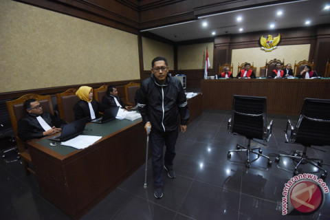 Anas Bersaksi Di Sidang KTP Elektronik