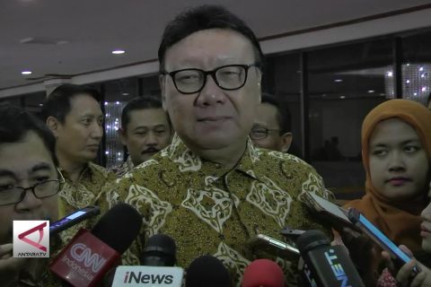 Mendagri Beri Penghargaan 24 Kepala Daerah Terbaik