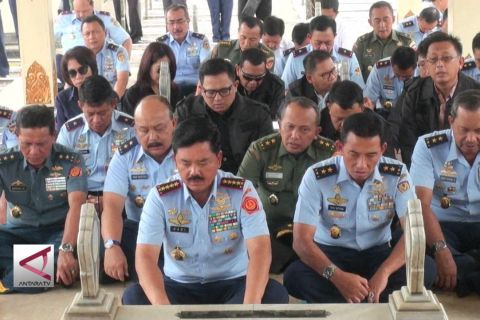 Panglima TNI Ziarah ke Makam Jenderal Sudirman