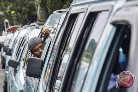 Unjuk Rasa Angkutan Kota