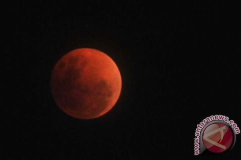 Gerhana bulan di Palembang