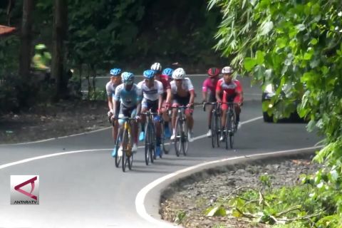 Pembalap Yunani juara etape 3 Tour de Indonesia