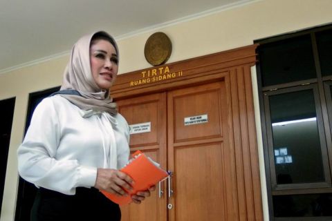 Sidang perdana Siti Mashita