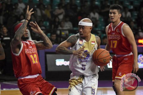 CLS Knights Lawan Singapore Slingers