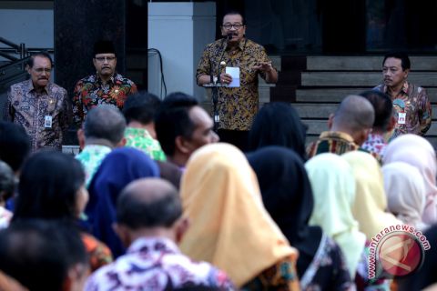 Hari Pertama Masuk Kerja PNS