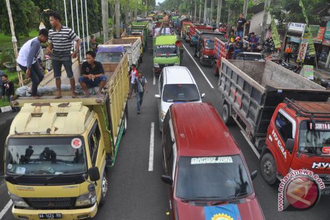 Tolak Kenaikan Pajak MBLB