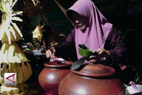 Suguhan jenang 17 macam rayakan HUT Solo