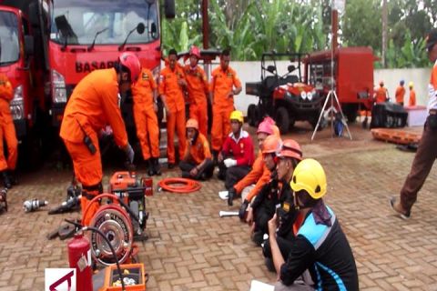 Latihan SAR Dalam penyelamatan Kecelakaan Kendaraan