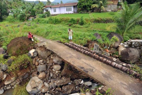 JEMBATAN PEDESAAN BUTUH PERBAIKAN