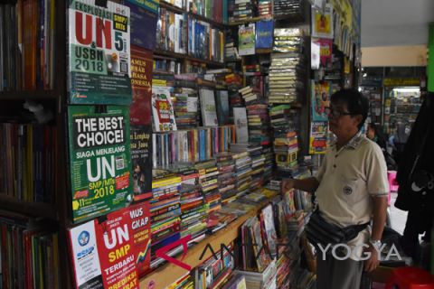 Taman Pintar Book Store