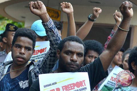 Tuntut penutupan PT Freeport