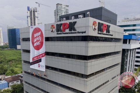 Pemasangan spanduk ajakan LHKPN