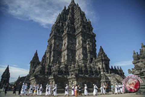 Prosesi Tawur Agung Candi Prambanan