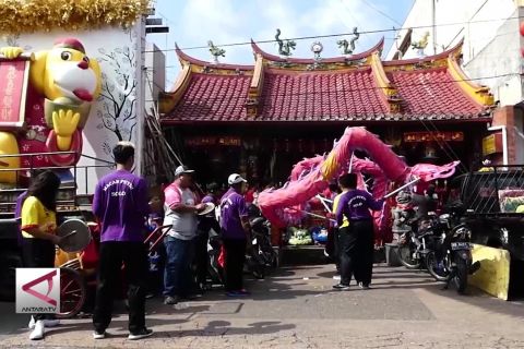 Liong dan Barongsai lakukan tolak bala
