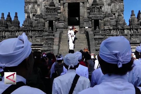 Tawur Agung Kesanga di Pelataran Candi Prambanan