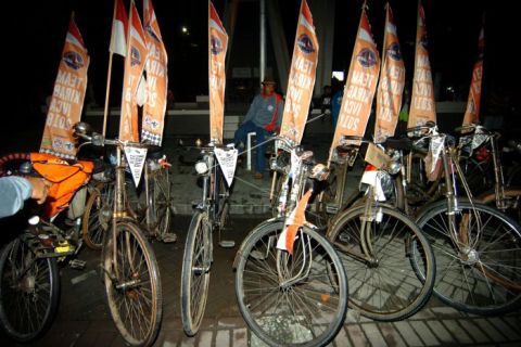 Kirab sepeda onthel