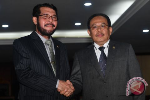 Ketua dan Wakil Ketua MK terpilih