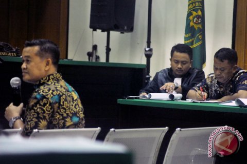 Saksi kunci suap Transmart Cilegon