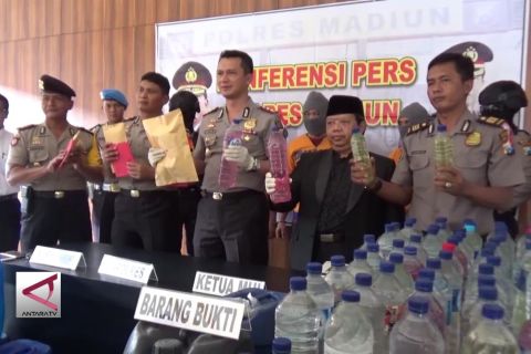 Polres Madiun tahan ratusan liter minuman keras