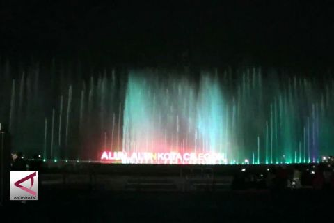 Pembukaan alun-alun untuk umum sebagai kado ultah