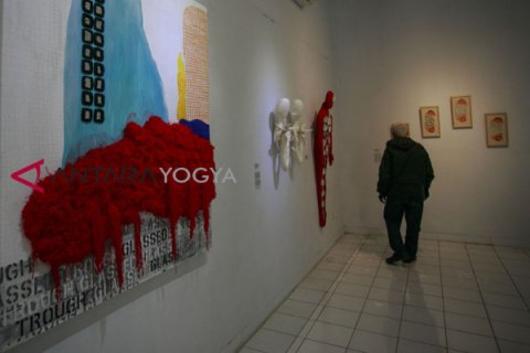 Pameran Seni Pengilon