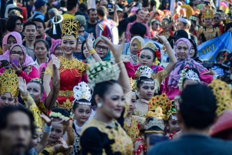 Sejumlah penari tradisional meriahkan Hari Tari se-Dunia