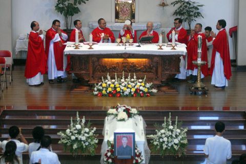 Misa arwah korban bom gereja