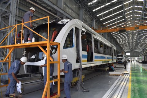 Inka kerjakan kereta LRT