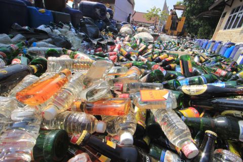 Pemusnahan miras jelang ramadan