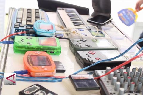 Membuat musik dengan konsol game