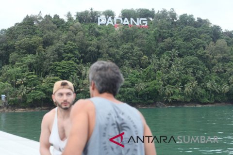 TARGET KUNJUNGAN WISATA SUMBAR MENINGKAT
