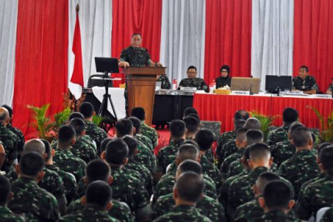 Menhan beri pengarahan perwira Kostrad