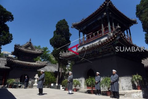MUSLIM CINA