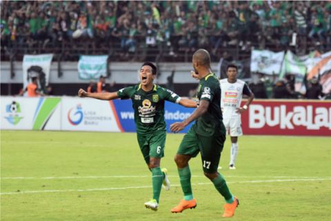 Persebaya Surabaya Kalahkan Arema FC
