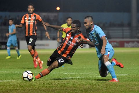 Persela Ditahan Imbang Perseru,Persela Lamongan