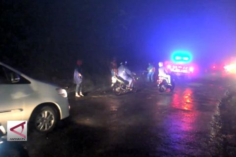 Longsor di Gunung Gumitir lumpuhkan akses Jember-Banyuwangi