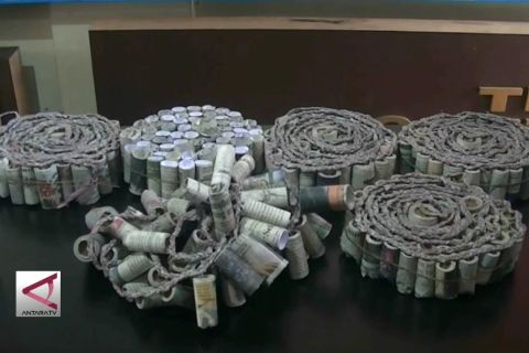 Polres Magelang musnahkan petasan dan bubuk mesiu