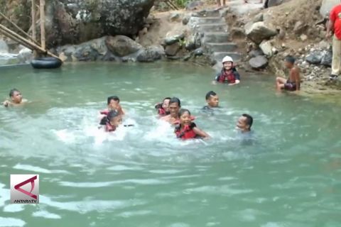 Dorong ekonomi, Watu Bolong miliki perdes