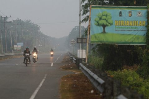 Kabut asap ganggu pengguna jalan