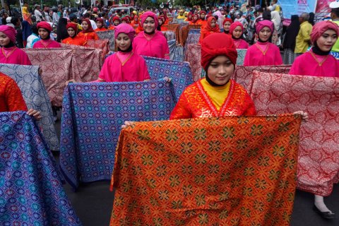 Kirab syawalan 99 Jarik Jlamprang